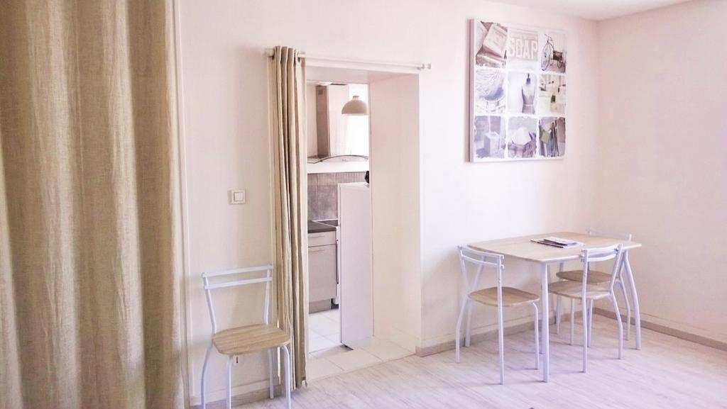 Locations Rives De Seugne - De Gaulle Apartment Jonzac Cameră foto