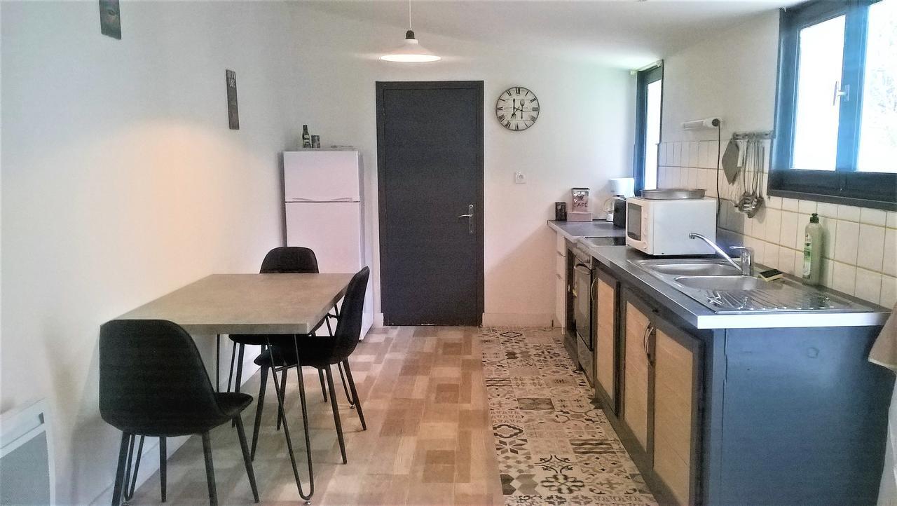 Locations Rives De Seugne - De Gaulle Apartment Jonzac Exterior foto